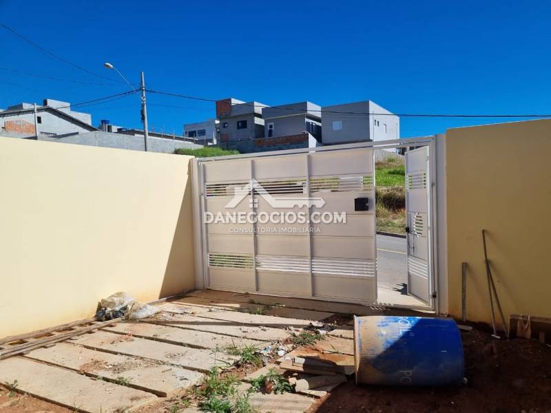 Casa à venda na Rua QuatroVem ViverCanjica (Terra Preta) - 204652-4.jpg