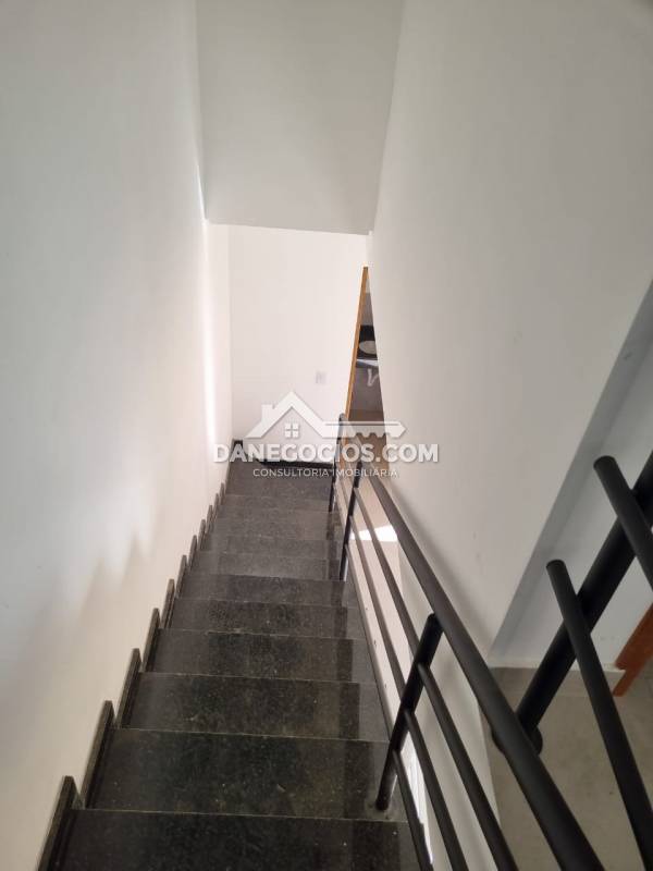 Casa à venda na Rua QuatroVem ViverCanjica (Terra Preta) - 204652-8.jpg